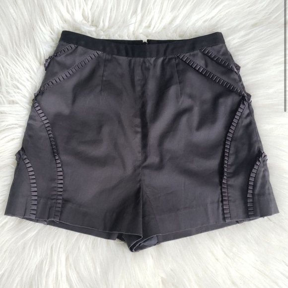 Reiss Cambridge Shorts in High Rise Charcoal Cotton Gray Scalloped Ribbon - Picture 3 of 11